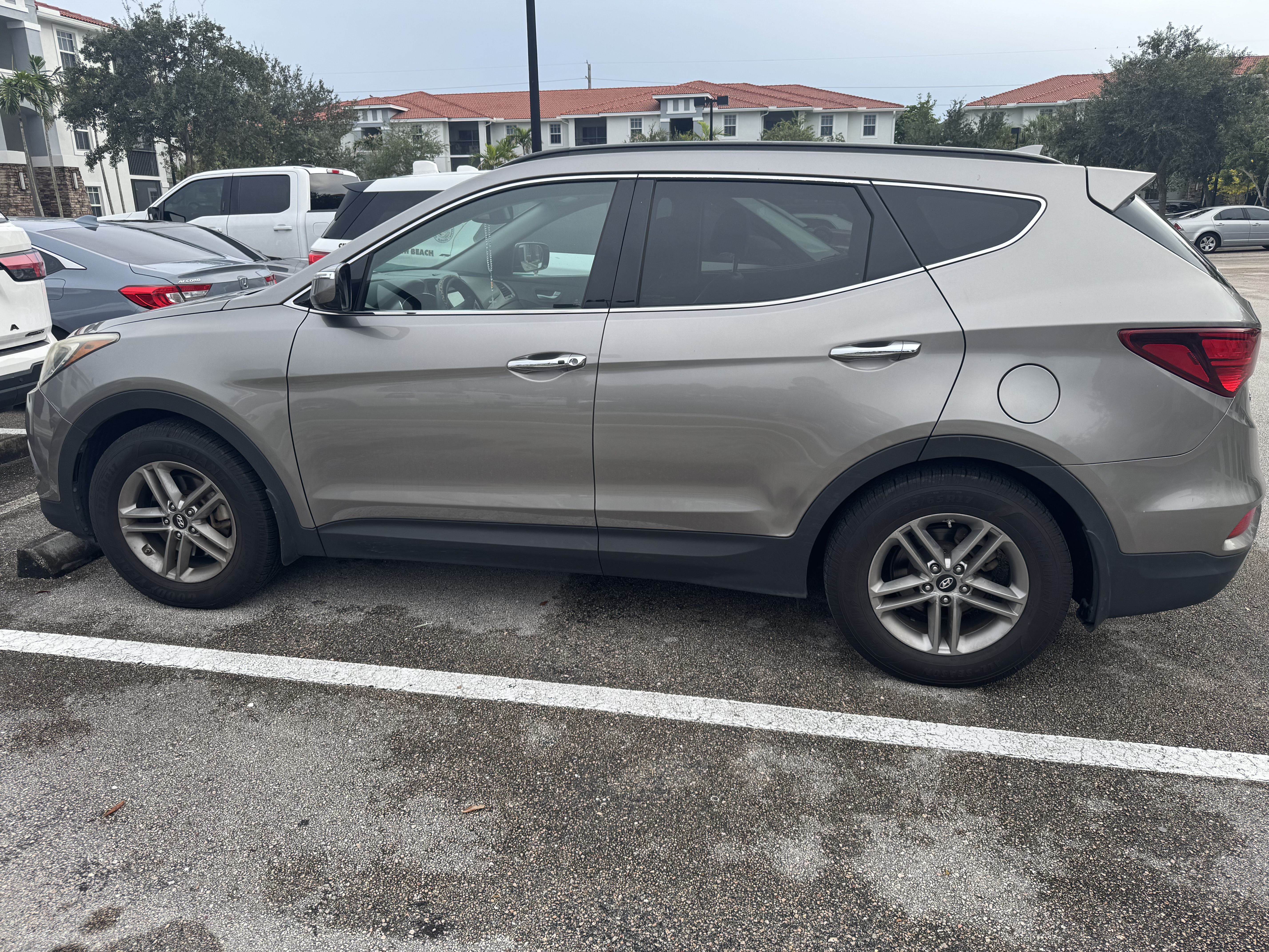 Used 2018 Hyundai Santa Fe Sport FWD image 2