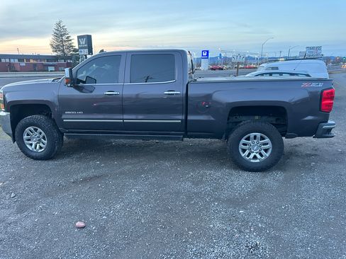 Used 2015 Chevrolet Silverado 2500 LTZ w/ Duramax Plus Package image 11