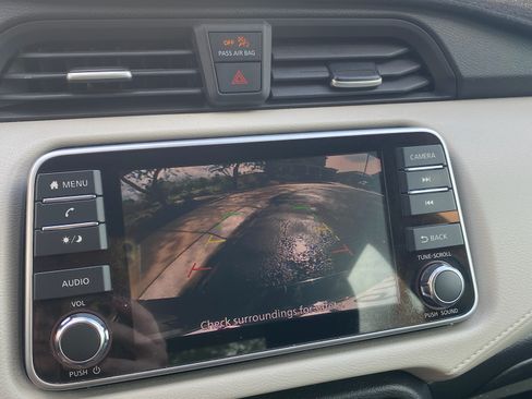 Used 2021 Nissan Versa SV image 17