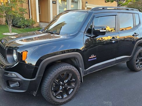 Used 2018 Jeep Renegade Altitude w/ Safety & Security Group image 5