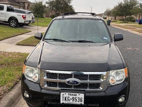 Used 2012 Ford Escape XLT image 2
