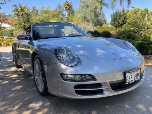 Used 2005 Porsche 911 Carrera S RWD image 4