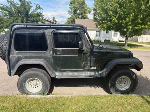 Used 2005 Jeep Wrangler X w/ Willys Edition Group image 4