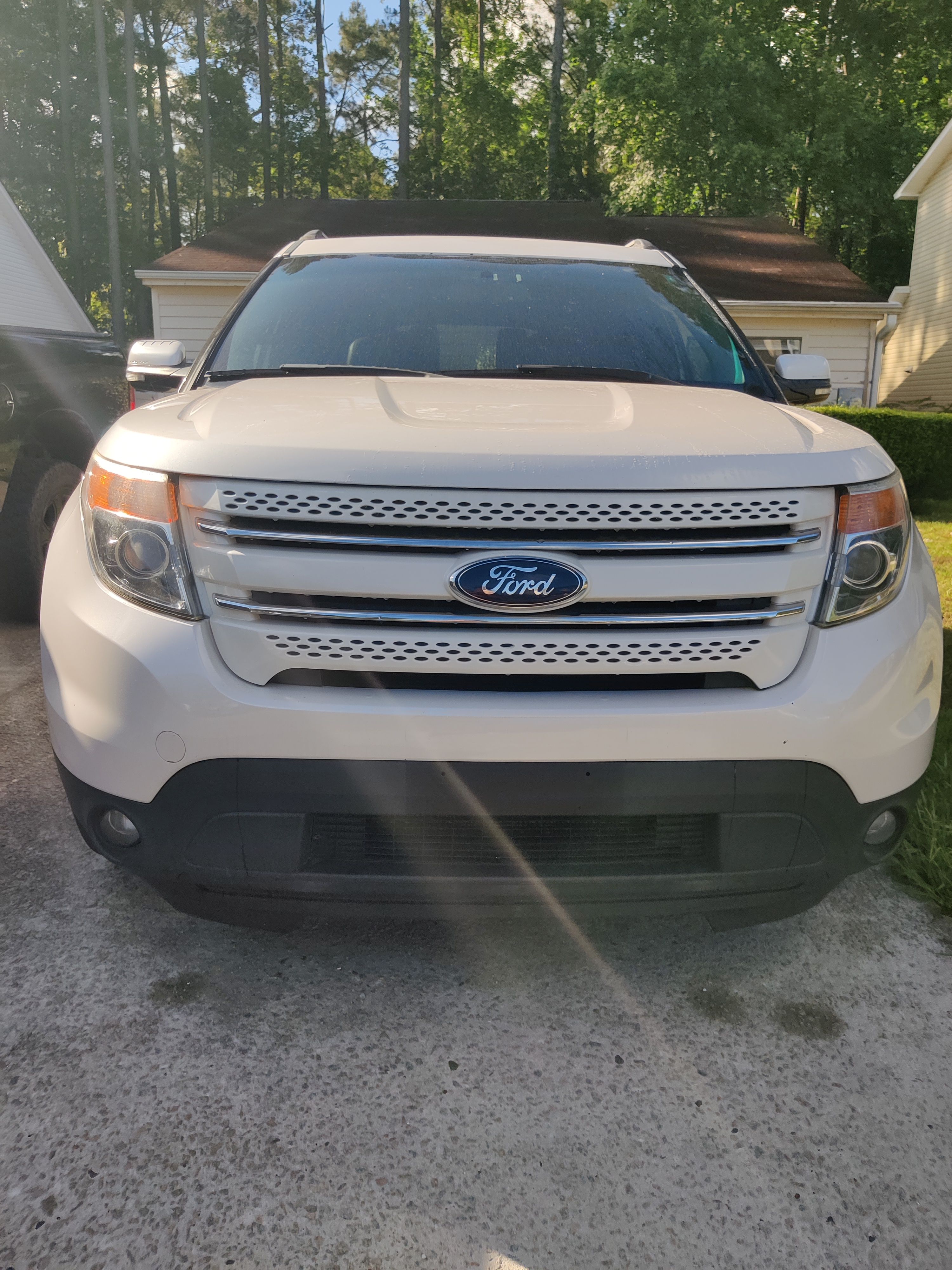 Used 2015 Ford Explorer Limited w/ Equipment Group 301A AWD/4WD image 13