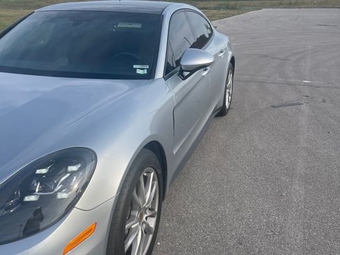 Used 2019 Porsche Panamera 4 image 6