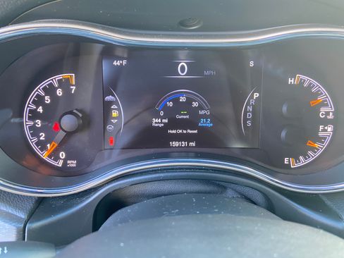 Used 2015 Jeep Grand Cherokee Laredo w/ Security & Convenience Group image 12