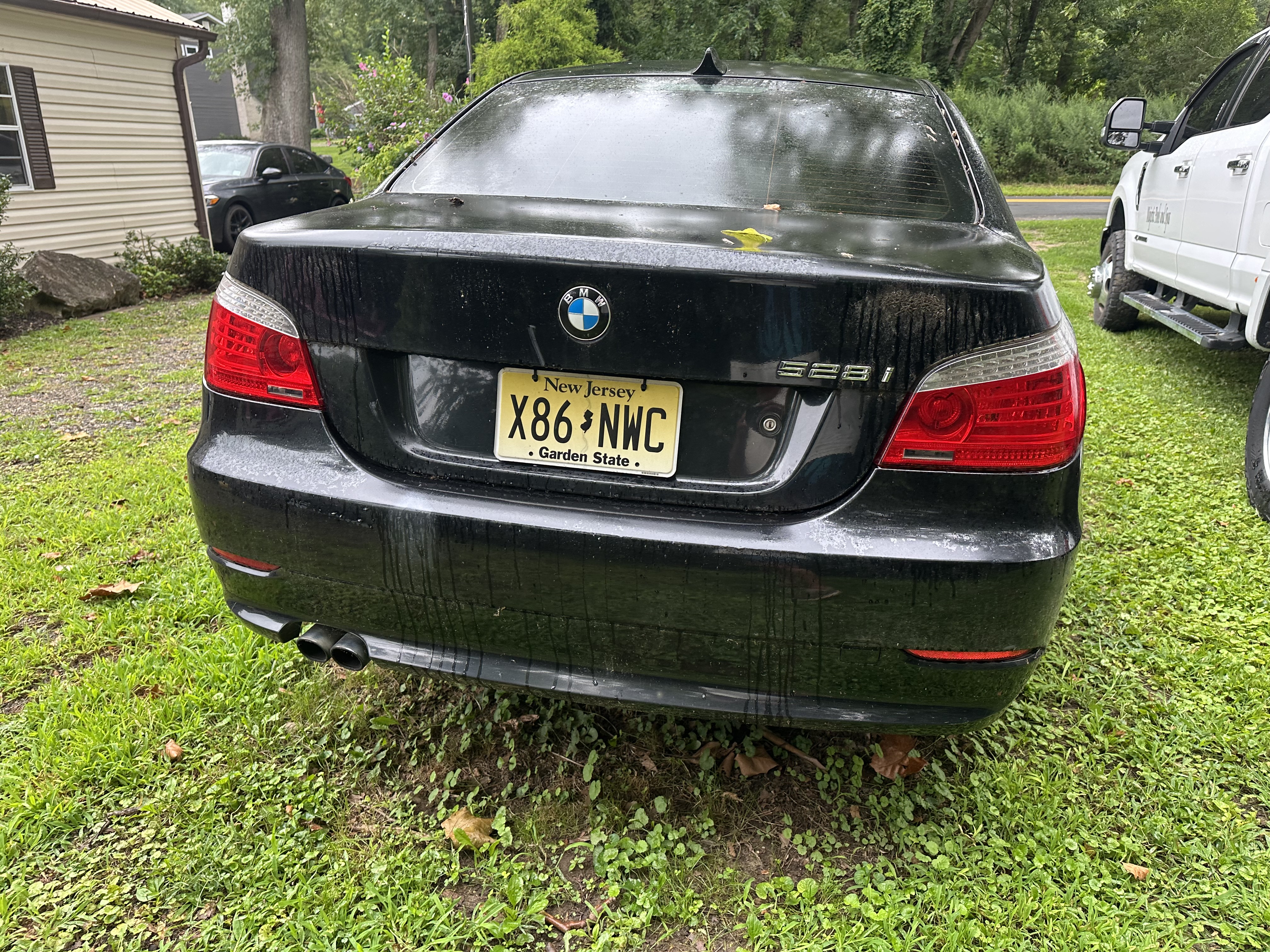 Used 2010 BMW 528i xDrive Sedan AWD/4WD image 6
