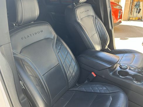 Used 2018 Ford Explorer Platinum image 13