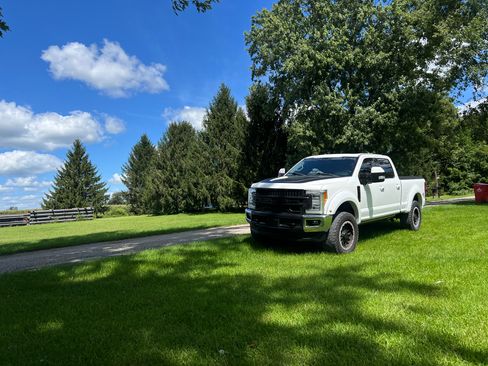 Used 2019 Ford F250 Lariat w/ Lariat Ultimate Package AWD/4WD image 32