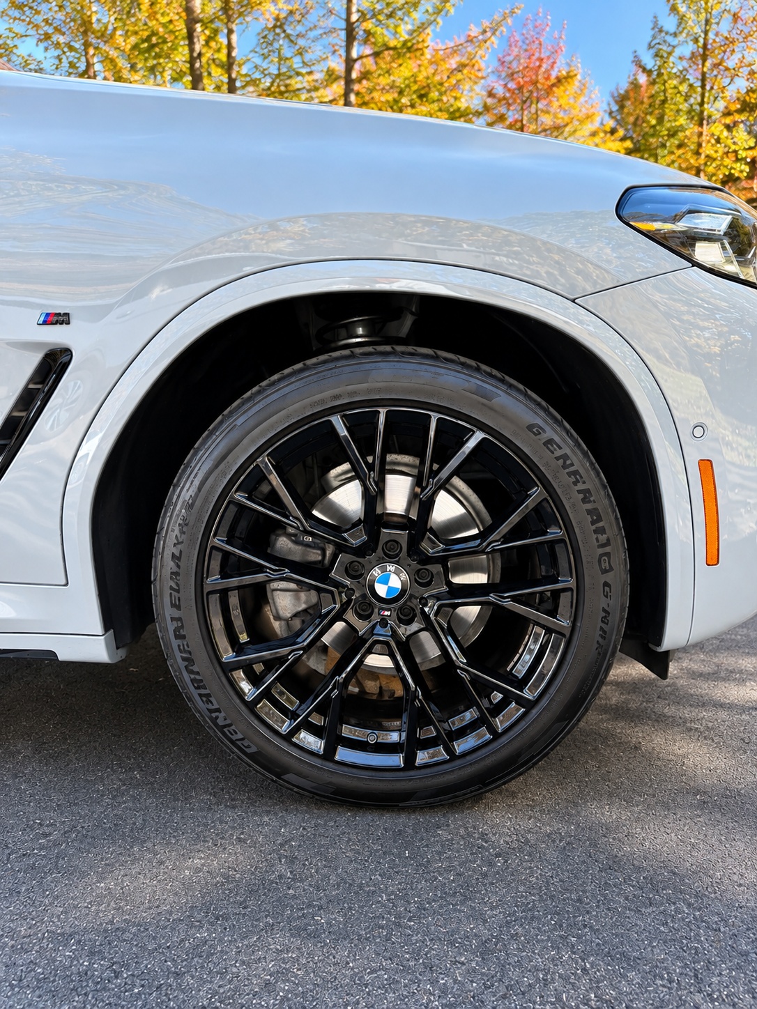 Used 2023 BMW X4 xDrive30i w/ M Sport Package AWD/4WD image 13