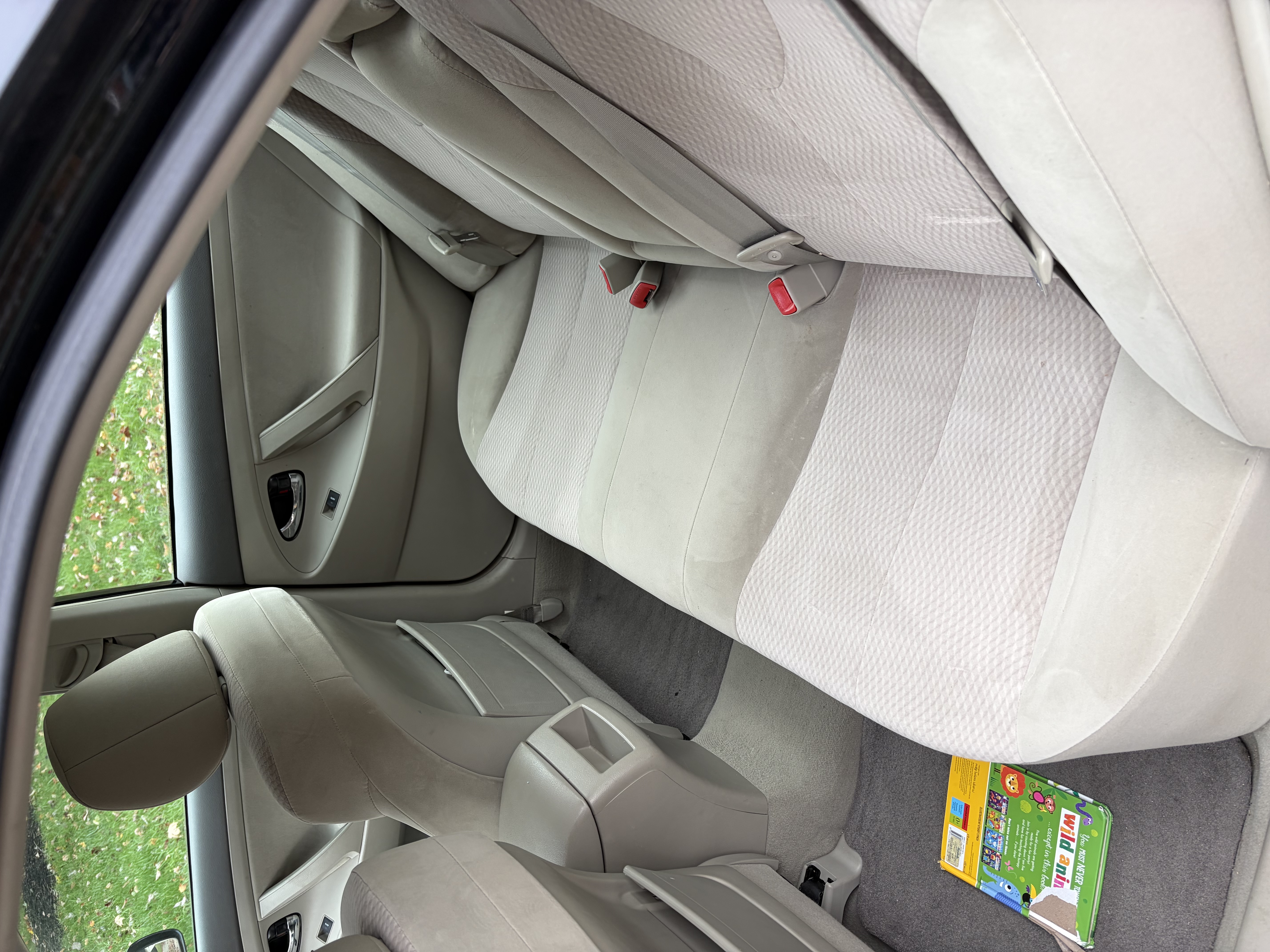 Used 2011 Toyota Camry LE FWD image 5