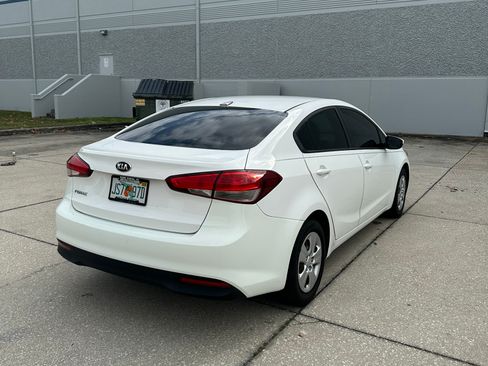 Used 2017 Kia Forte LX image 6
