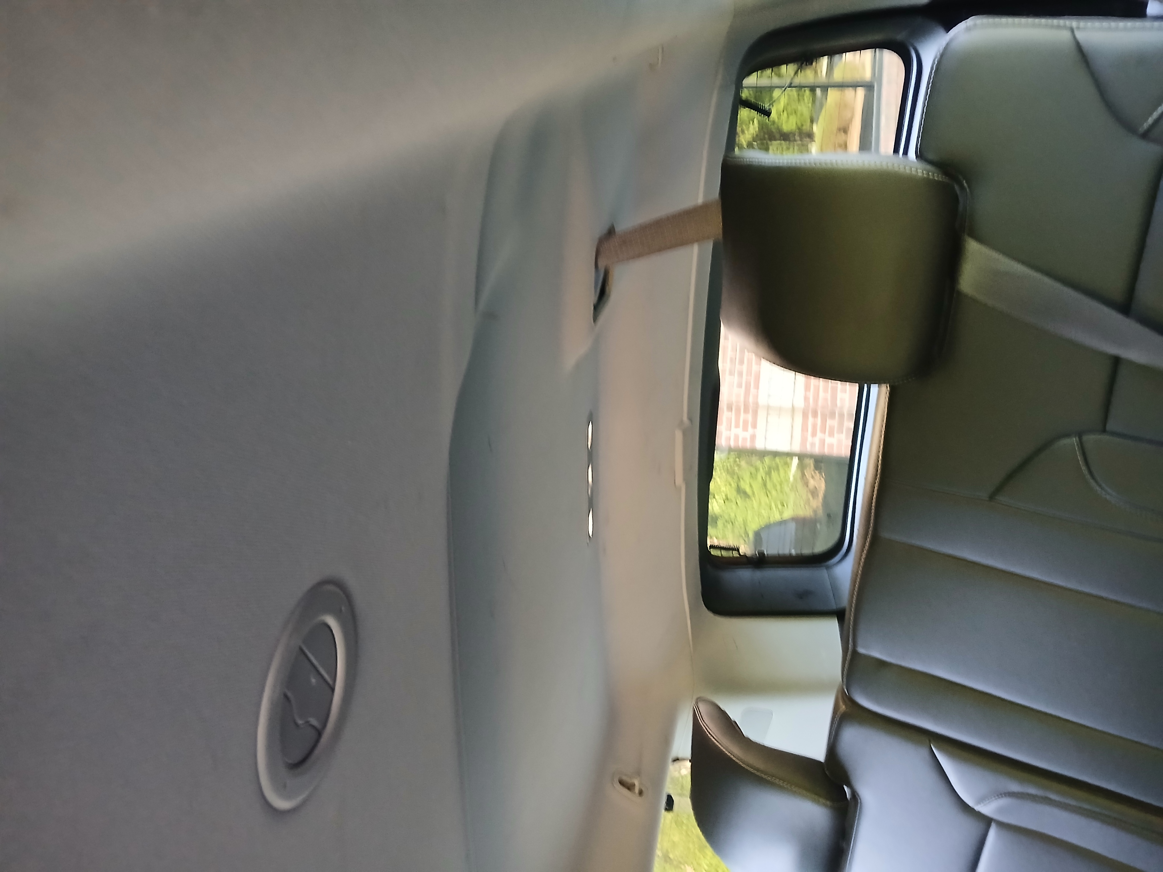 Used 2016 Chevrolet Suburban LT RWD image 17