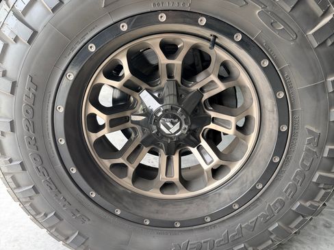 Used 2018 Chevrolet Silverado 2500 LTZ w/ Duramax Plus Package AWD/4WD image 15