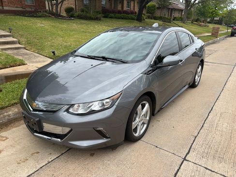 Used 2018 Chevrolet Volt LT w/ Comfort Package image 1
