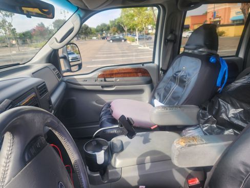 Used 2004 Ford F250 Lariat image 12