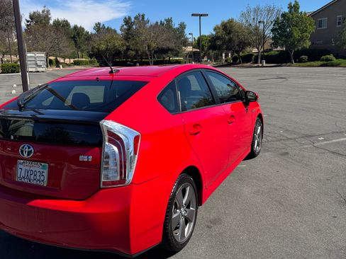 Used 2015 Toyota Prius Persona Series FWD image 4