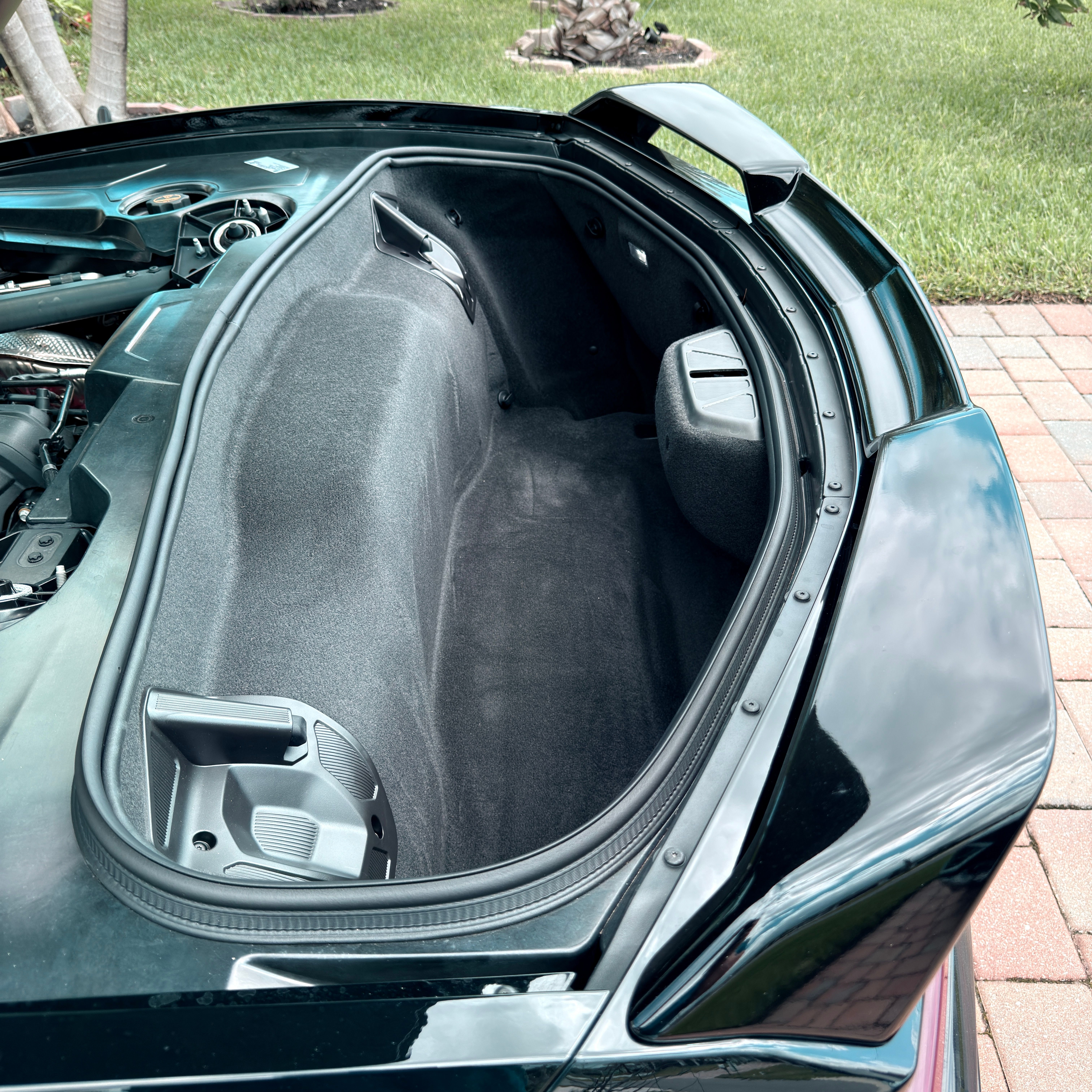 Used 2024 Chevrolet Corvette Stingray Preferred Cpe w/ Z51 Performance Package RWD image 16