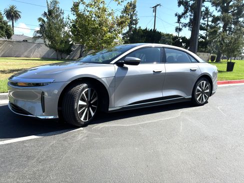Used 2025 Lucid Air Pure RWD image 2