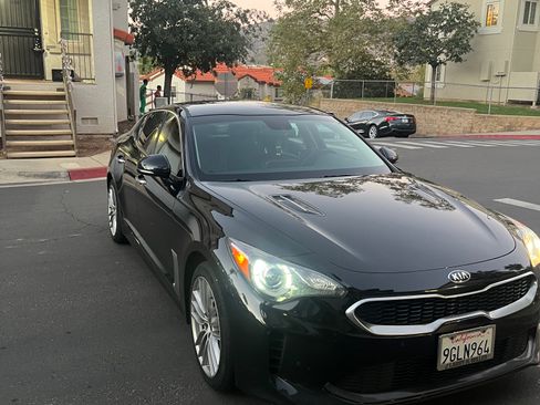 Used 2018 Kia Stinger image 1