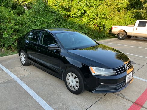 Used 2015 Volkswagen Jetta S image 9