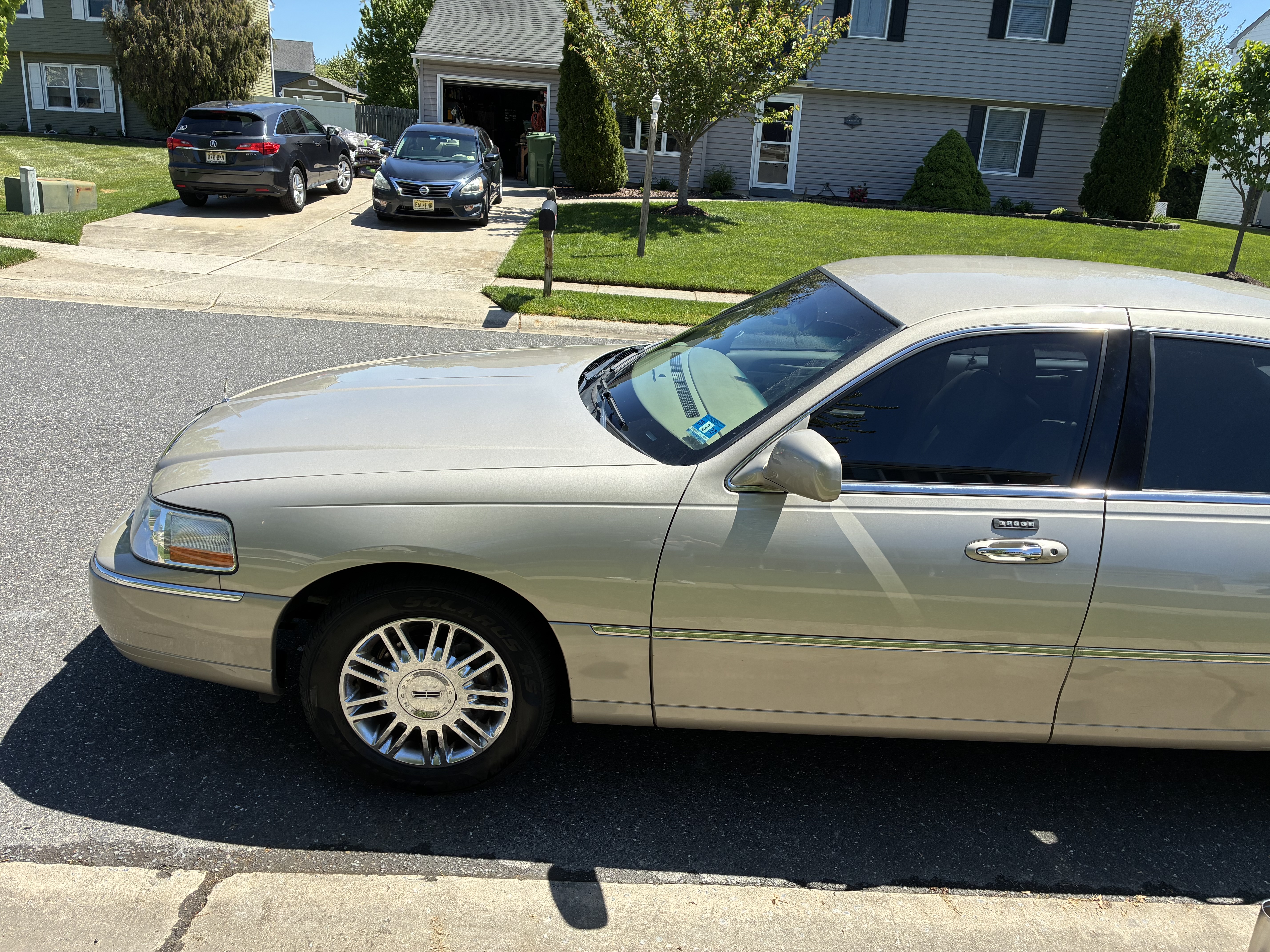Used 2009 Lincoln Town Car Signature Limited RWD image 13