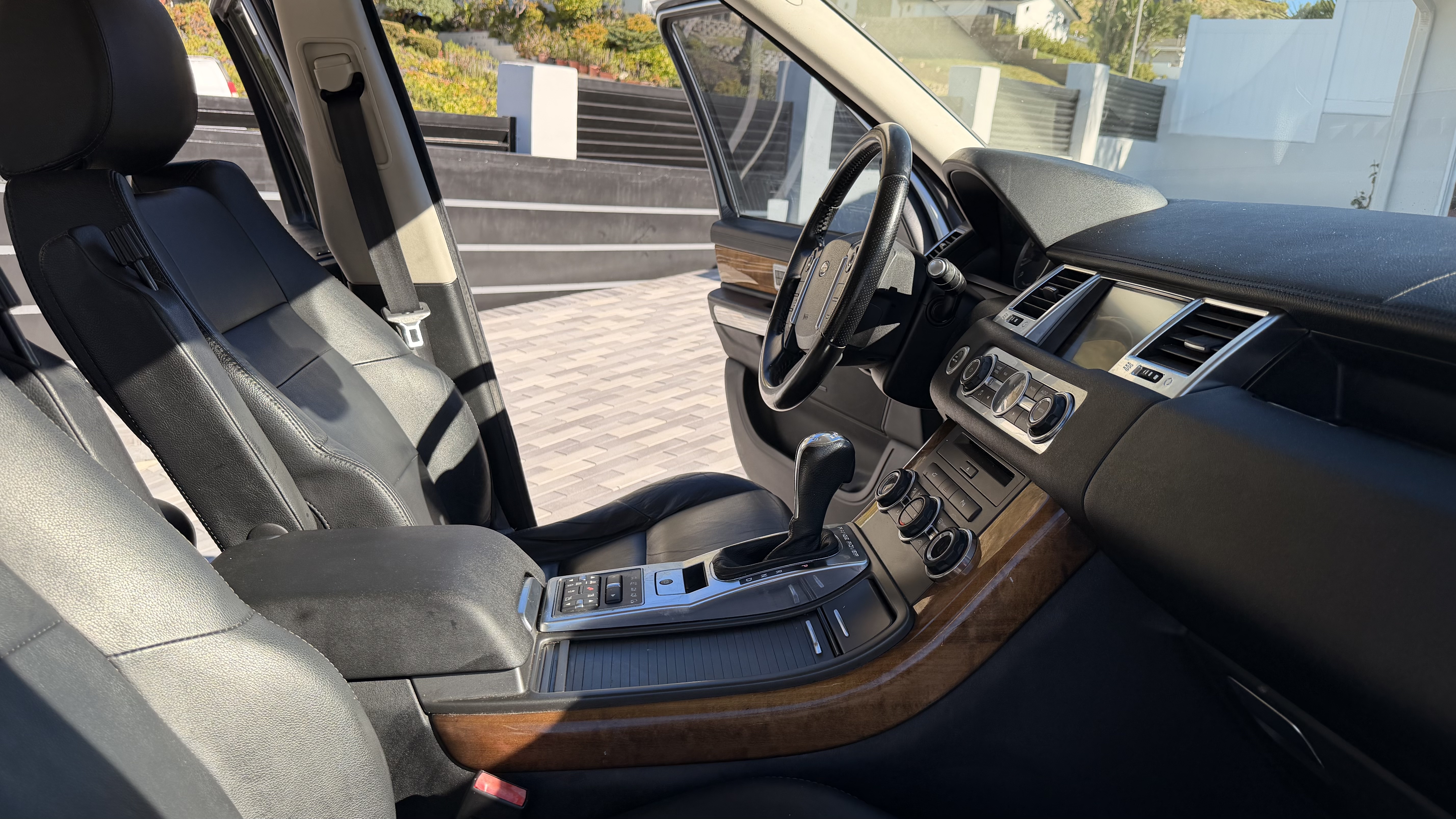 Used 2012 Land Rover Range Rover Sport HSE AWD/4WD image 15