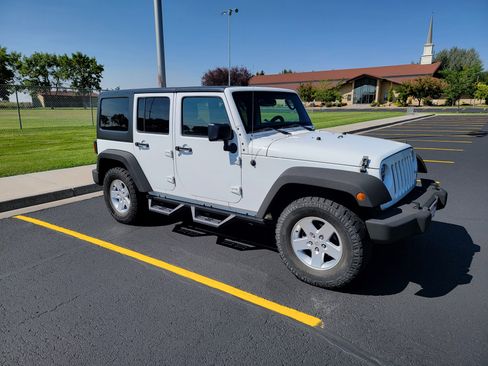 Used 2018 Jeep Wrangler Unlimited Sport S image 8