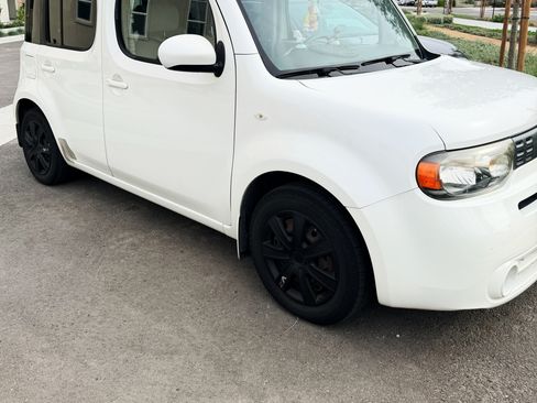 Used 2012 Nissan Cube 1.8 S w/ Interior Illumination Pkg image 2