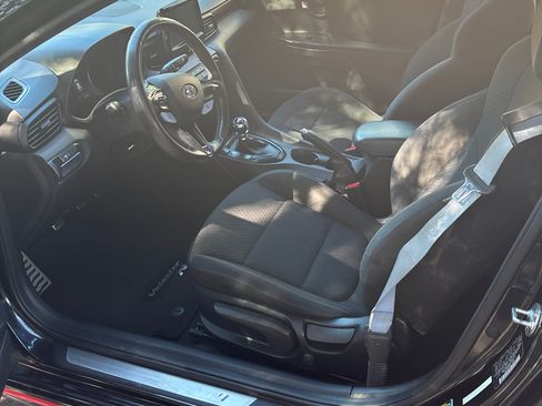 Used 2020 Hyundai Veloster N image 5