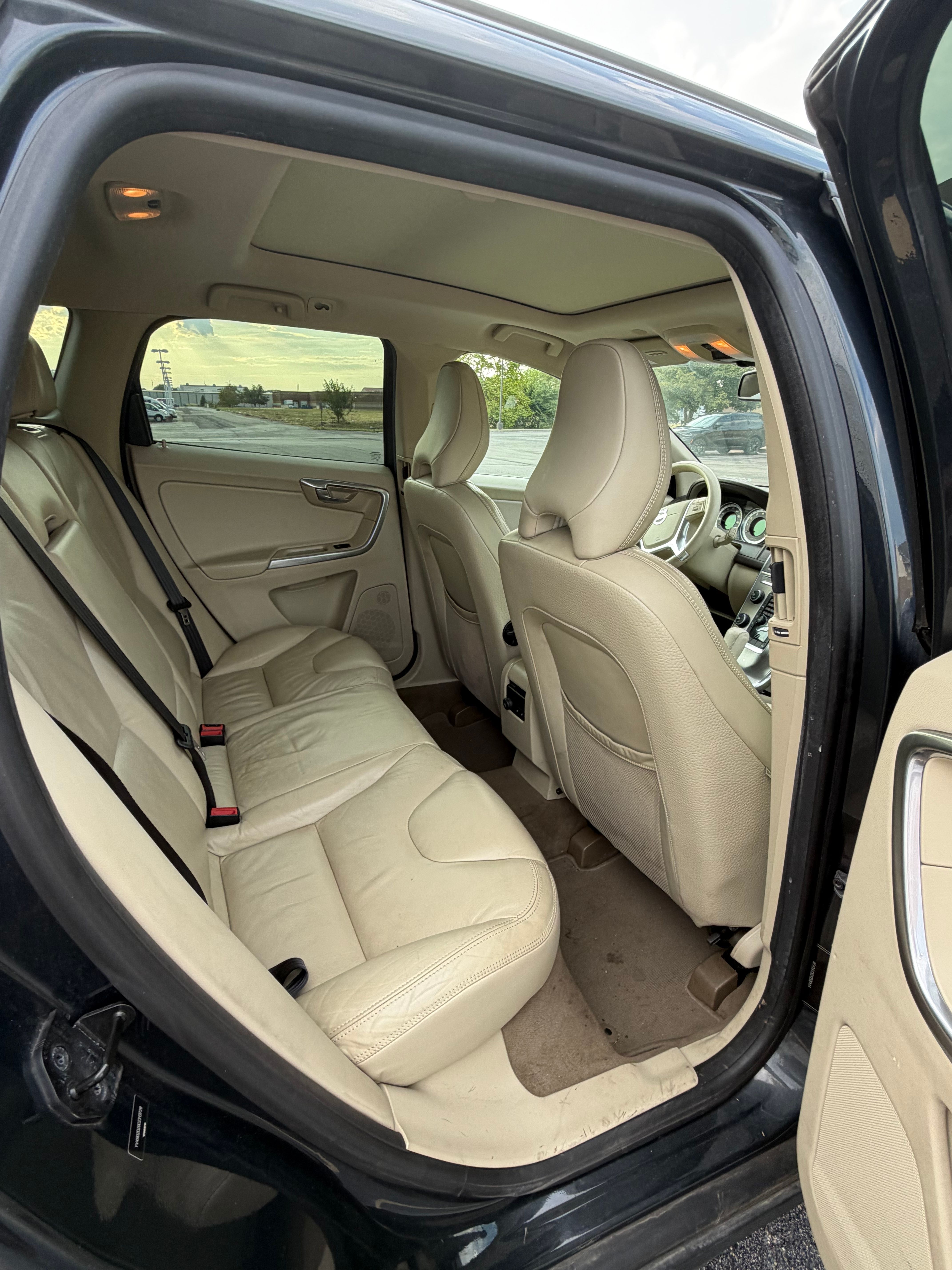 Used 2012 Volvo XC60 T6 AWD/4WD image 11