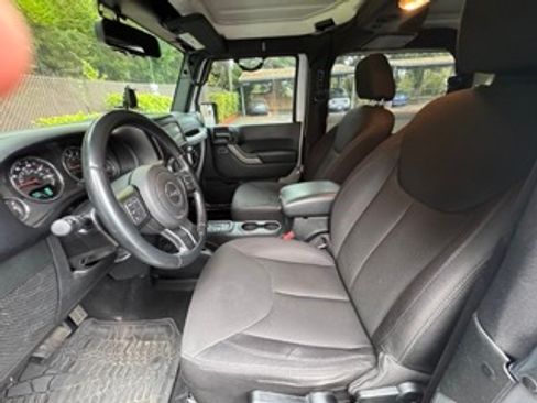 Used 2015 Jeep Wrangler Sport image 11