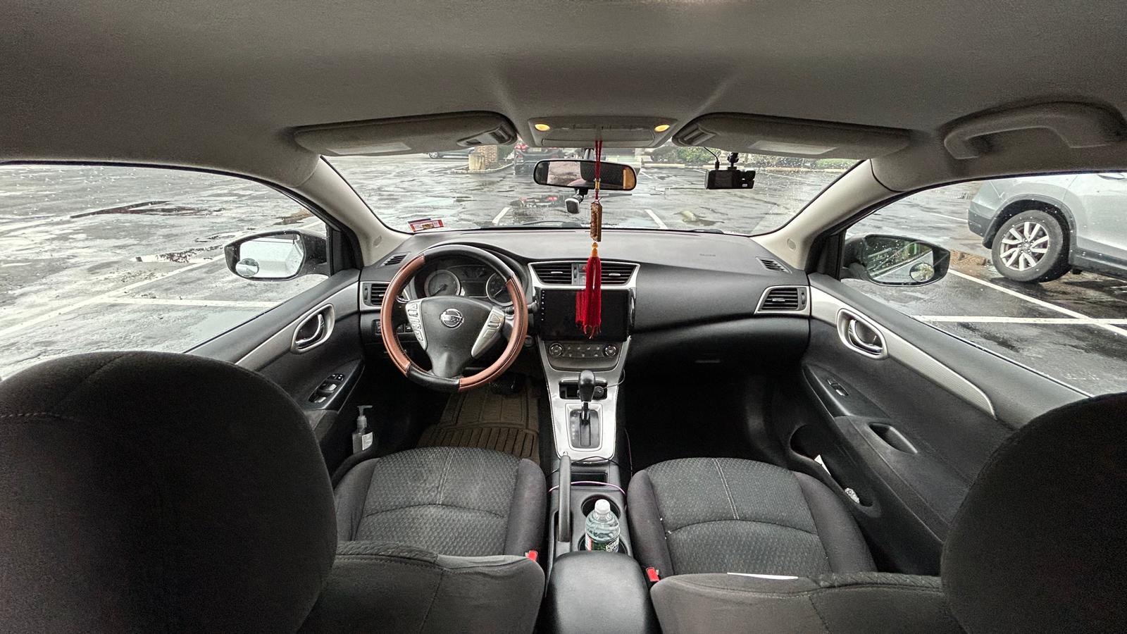 Used 2013 Nissan Sentra SR w/ Driver Pkg FWD image 8