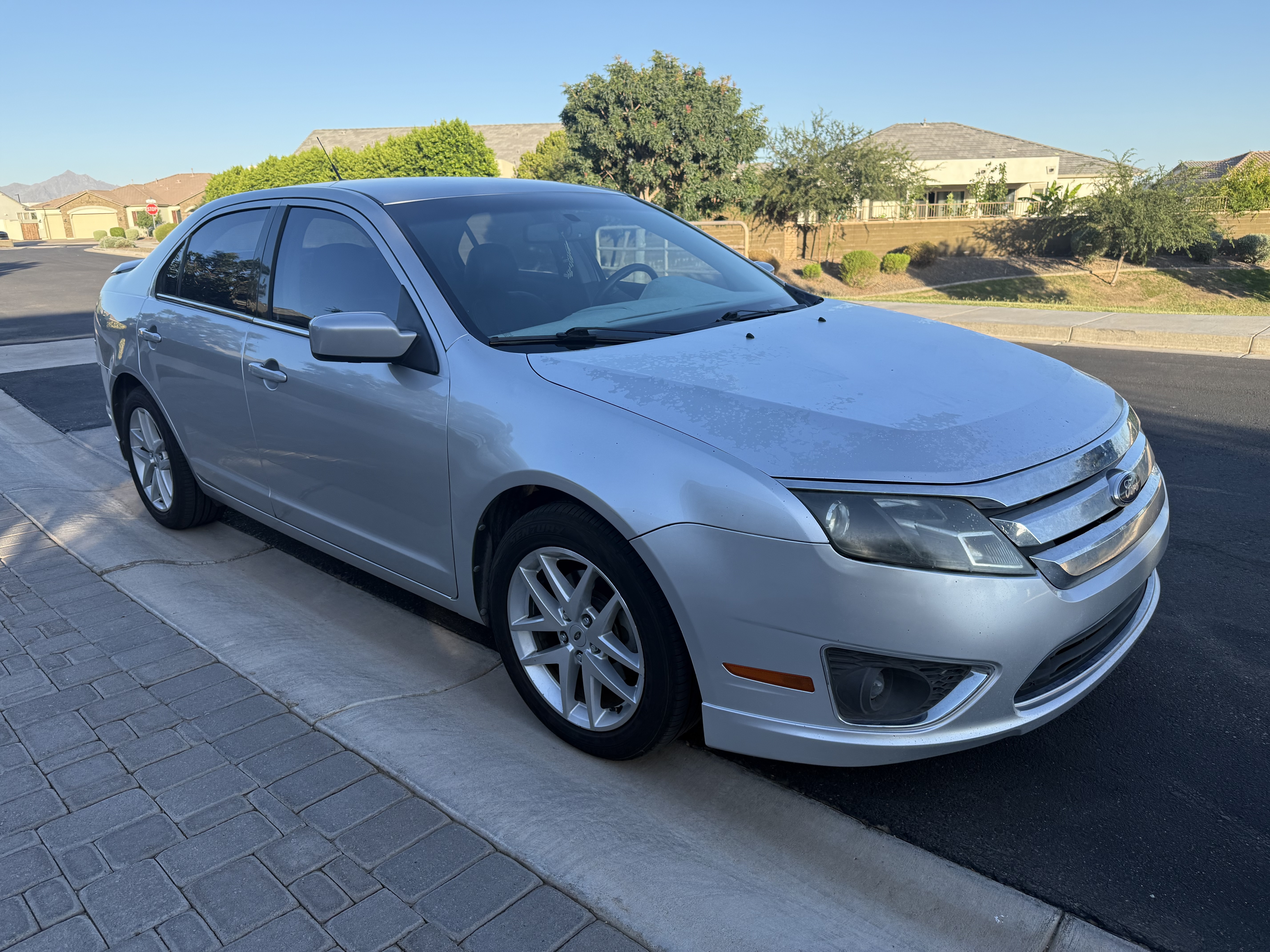 Used 2012 Ford Fusion SEL FWD image 2