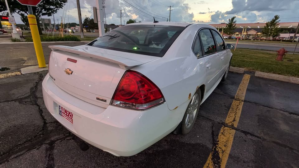Used 2013 Chevrolet Impala LT w/ LT Sunroof Package FWD image 4