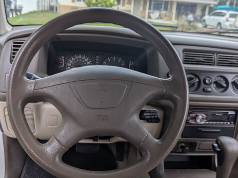 Used 2001 Mitsubishi Montero Sport ES RWD image 10