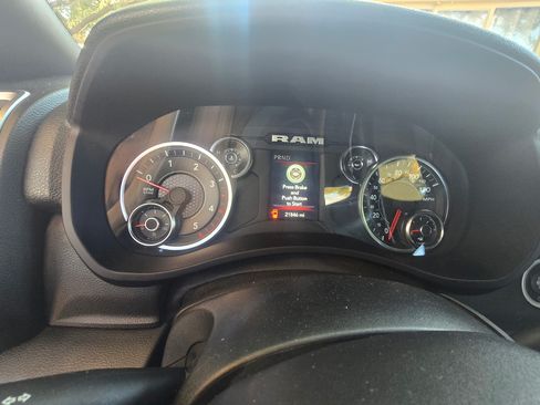 Used 2024 RAM 2500 Big Horn w/ Cold Weather Group image 9