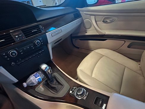 Used 2012 BMW 328i Convertible image 14