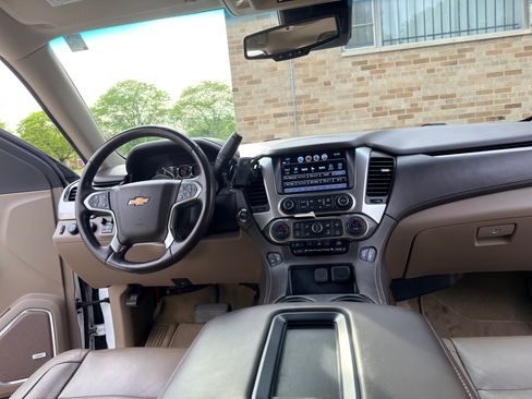 Used 2019 Chevrolet Tahoe LT w/ Luxury Package AWD/4WD image 5