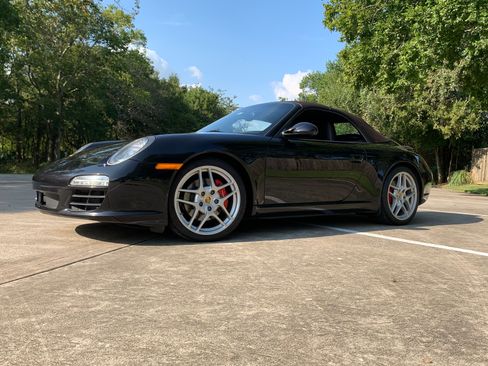 Used 2010 Porsche 911 Carrera S RWD image 2