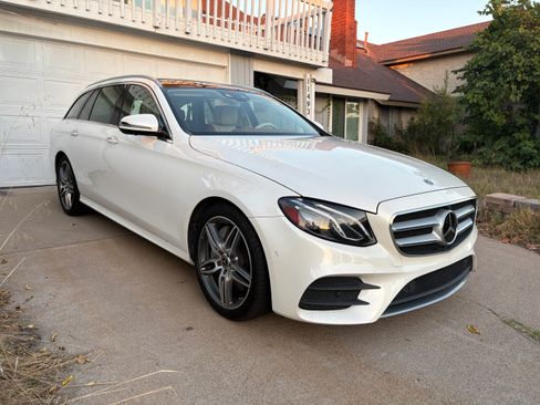 Used 2019 Mercedes-Benz E 450 4MATIC Wagon image 2