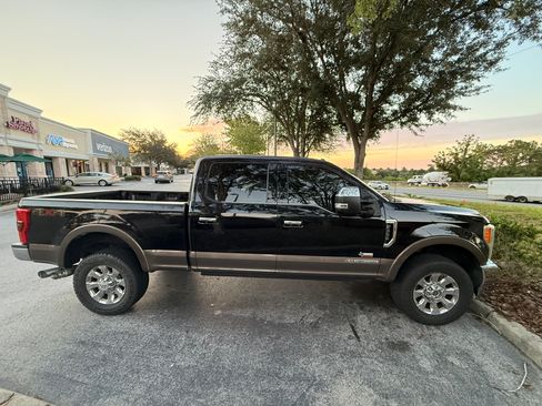 Used 2017 Ford F350 King Ranch w/ King Ranch Ultimate Package AWD/4WD image 9