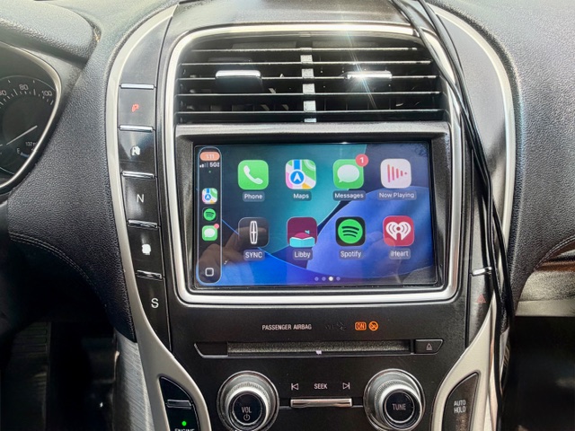 Used 2017 Lincoln MKX Premiere FWD image 9