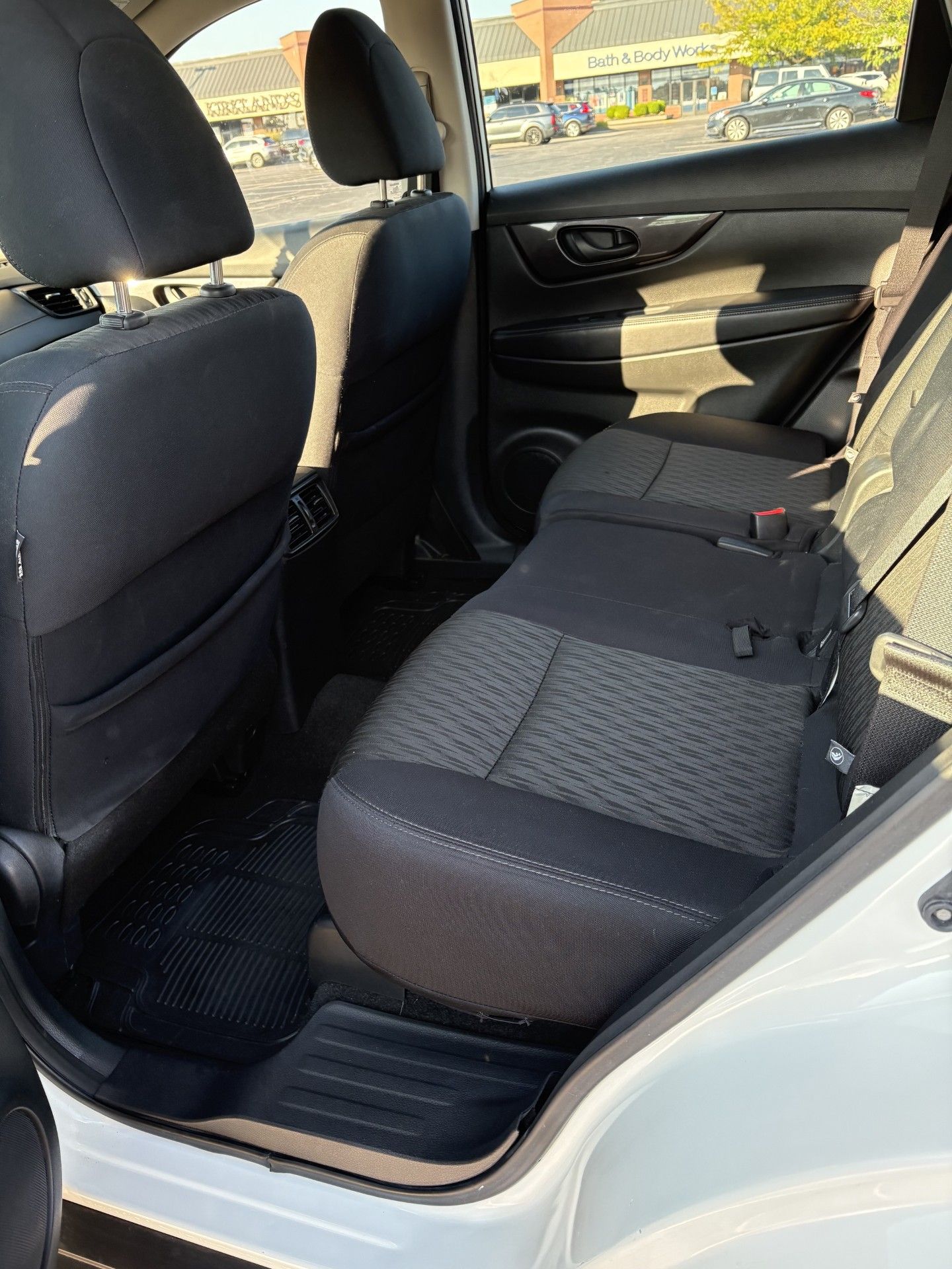 Used 2019 Nissan Rogue S FWD image 13