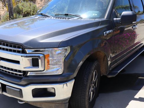 Used 2018 Ford F150 XLT w/ Equipment Group 302A Luxury AWD/4WD image 15