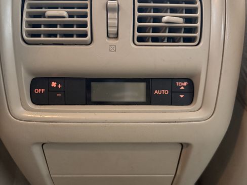 Used 2013 Nissan Pathfinder SV w/ Cargo Pkg image 9