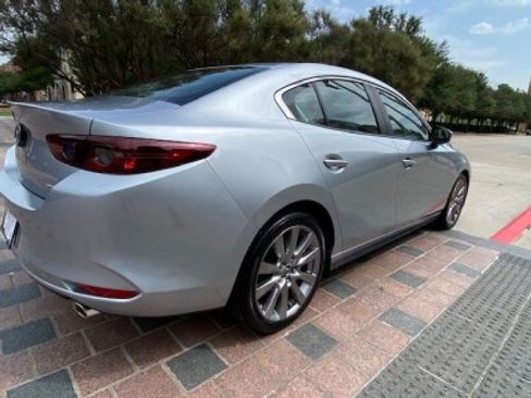 Used 2020 MAZDA MAZDA3 Sedan w/ Select Package image 2