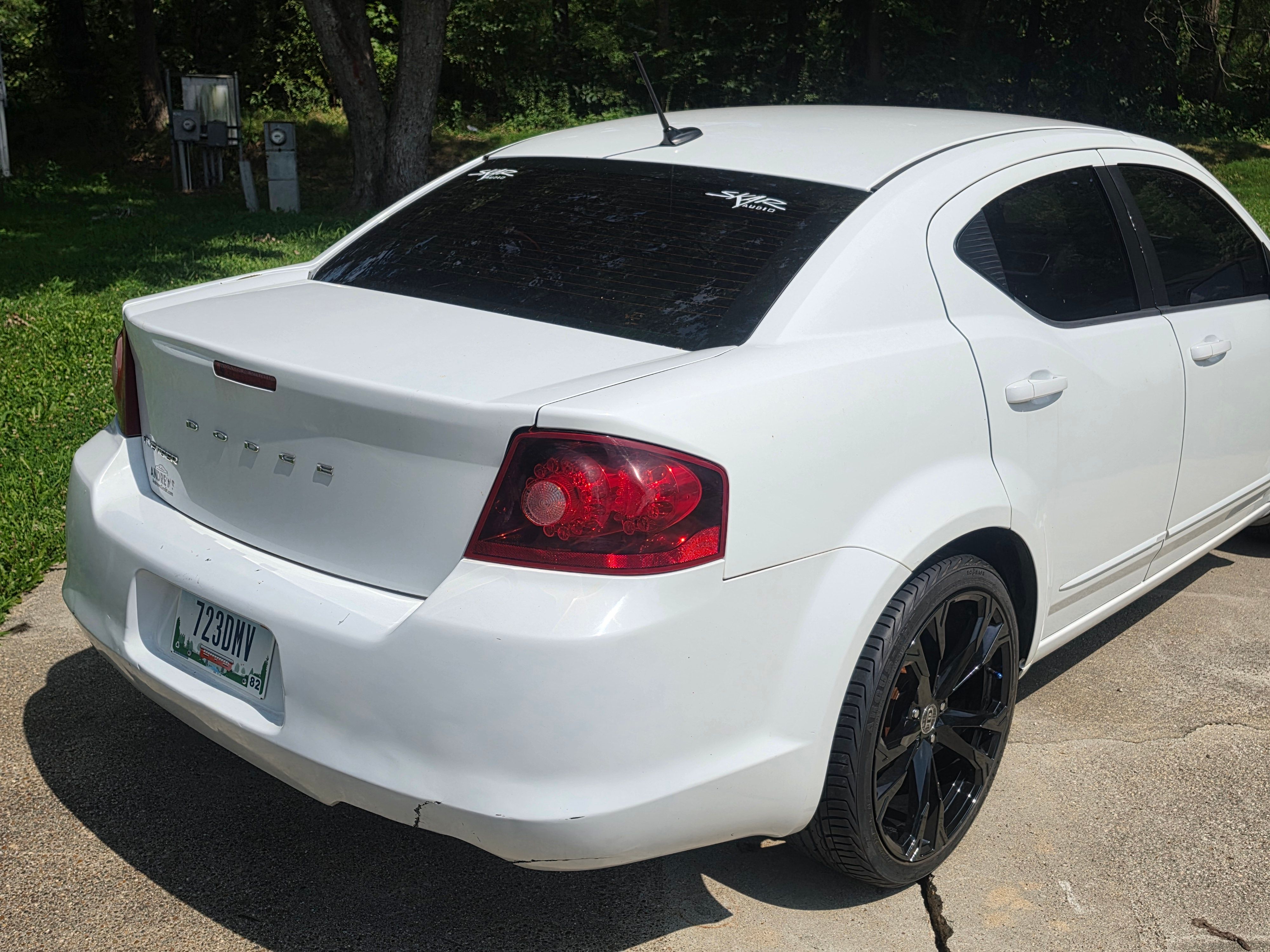 Used 2012 Dodge Avenger SE FWD image 11