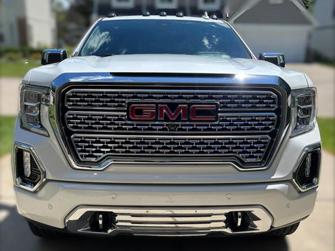 Used 2019 GMC Sierra 1500 Denali w/ Denali Ultimate Package AWD/4WD image 2
