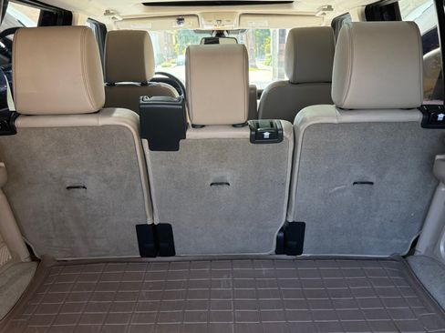 Used 2016 Land Rover LR4 HSE Silver Edition AWD/4WD image 14